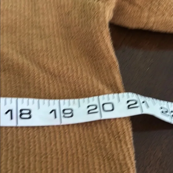 Button-Up Shirt and Shorts Set - Picture 7 of 9